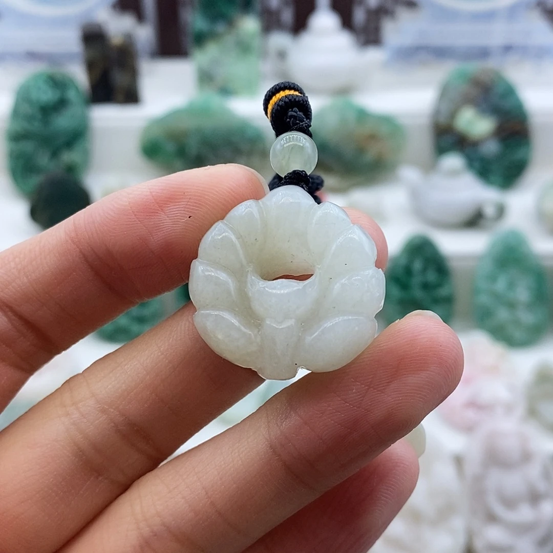 独山玉未镶嵌颈饰