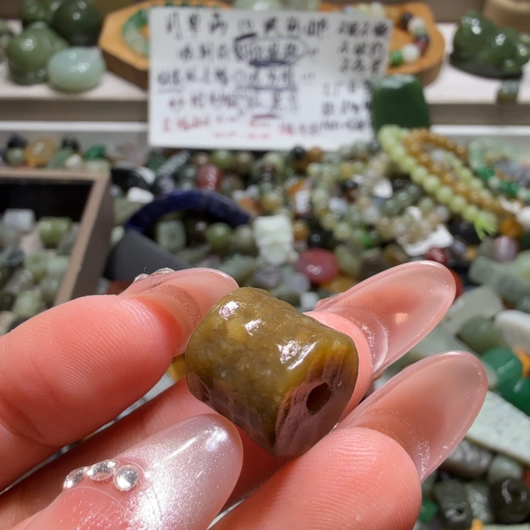 和田玉未镶嵌珠宝奇石