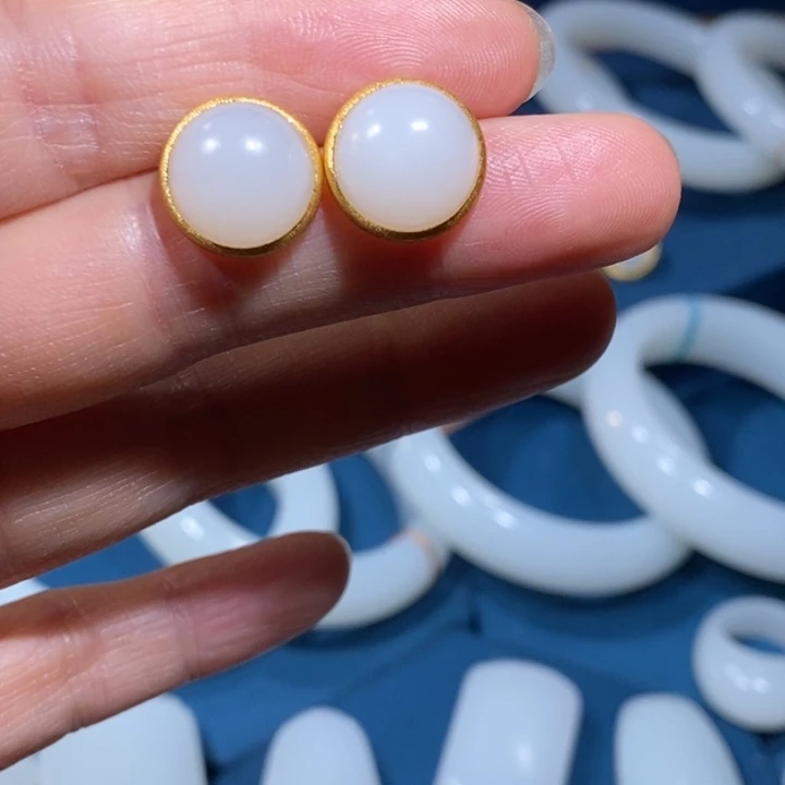 和田玉18K金镶嵌耳饰