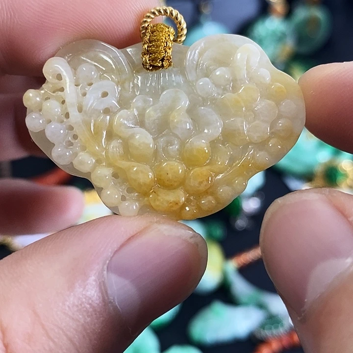 翡翠未镶嵌颈饰吊坠