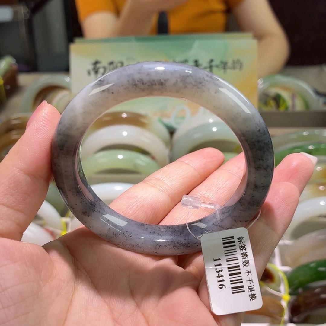 和田玉手镯未镶嵌1。 52/53