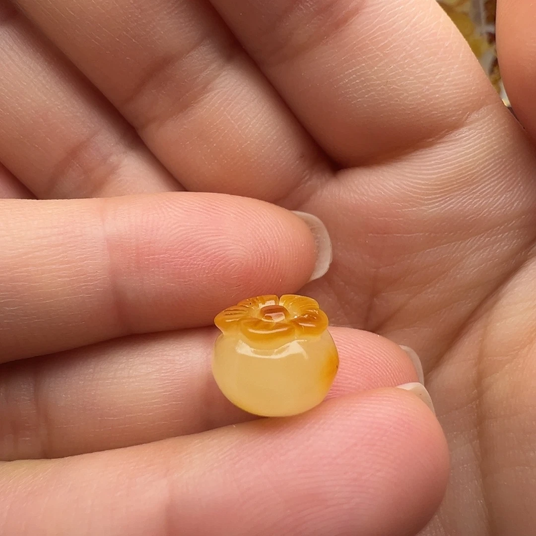 蜜蜡未镶嵌颈饰柿子（打孔不退换）