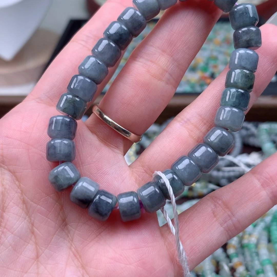 翡翠散珠乌鸡手串