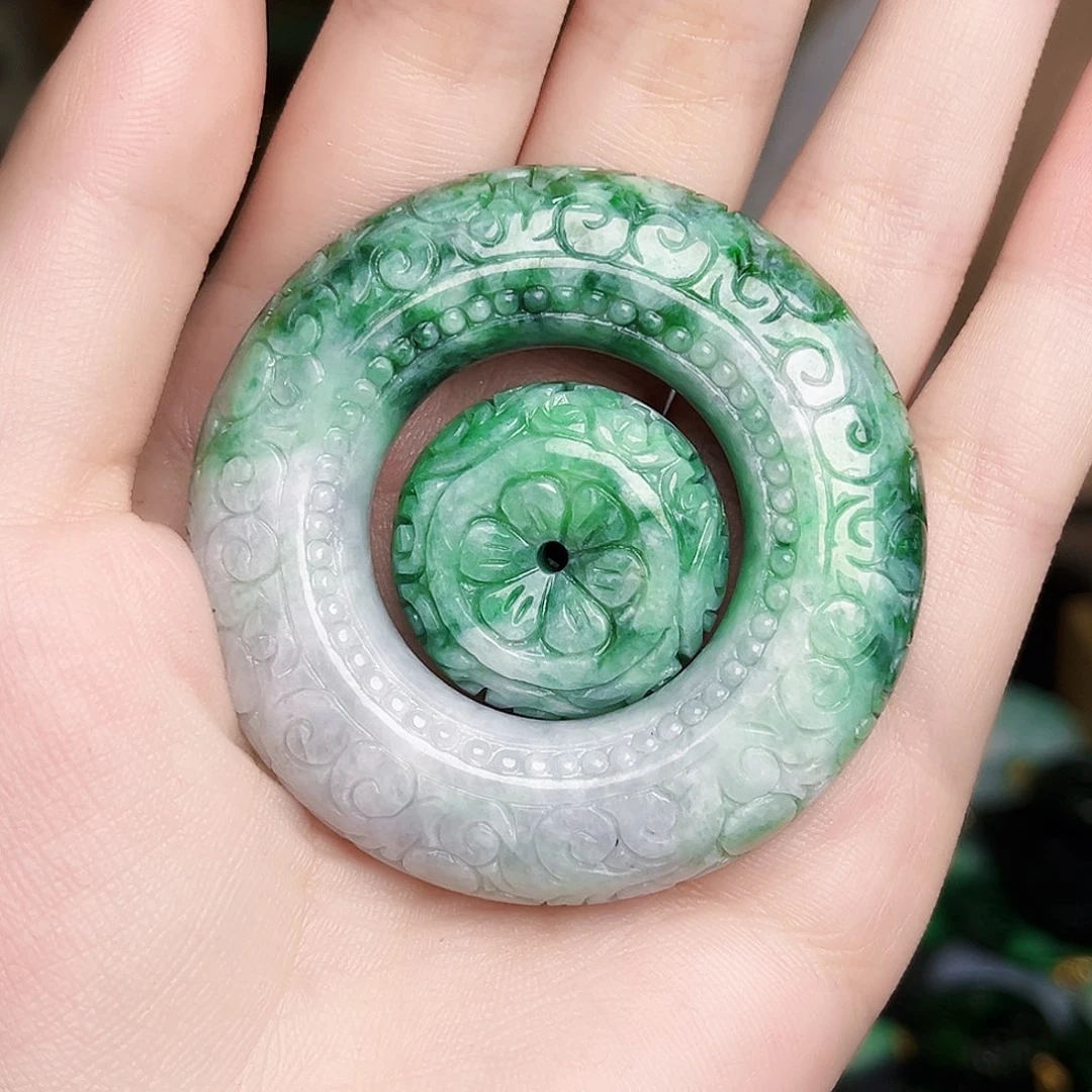 颈饰未镶嵌翡翠多样性