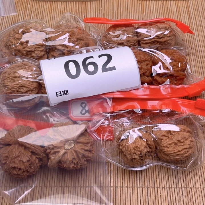 文玩核桃把件62号6对