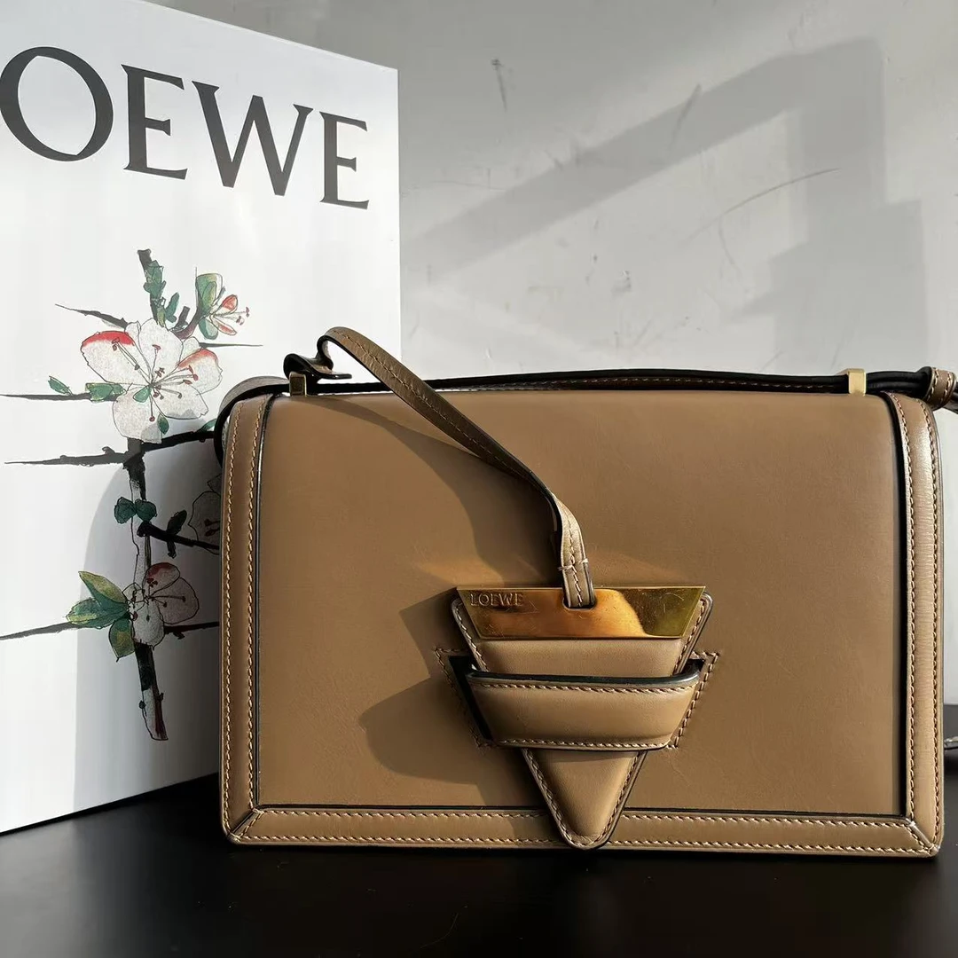 95新 LOEWE/罗意威 95新/罗意威/曼曼/单肩包/FY25122325