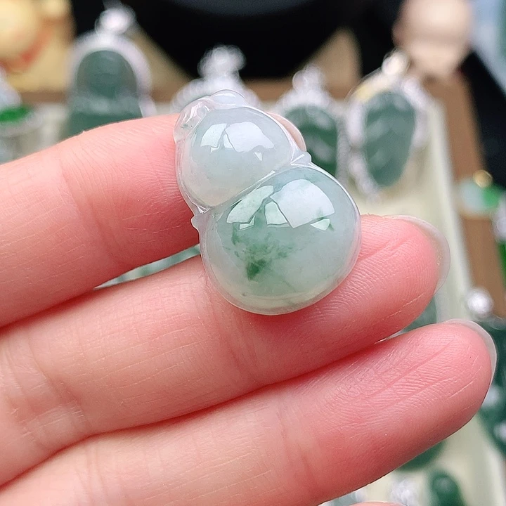 颈饰未镶嵌翡翠吊坠