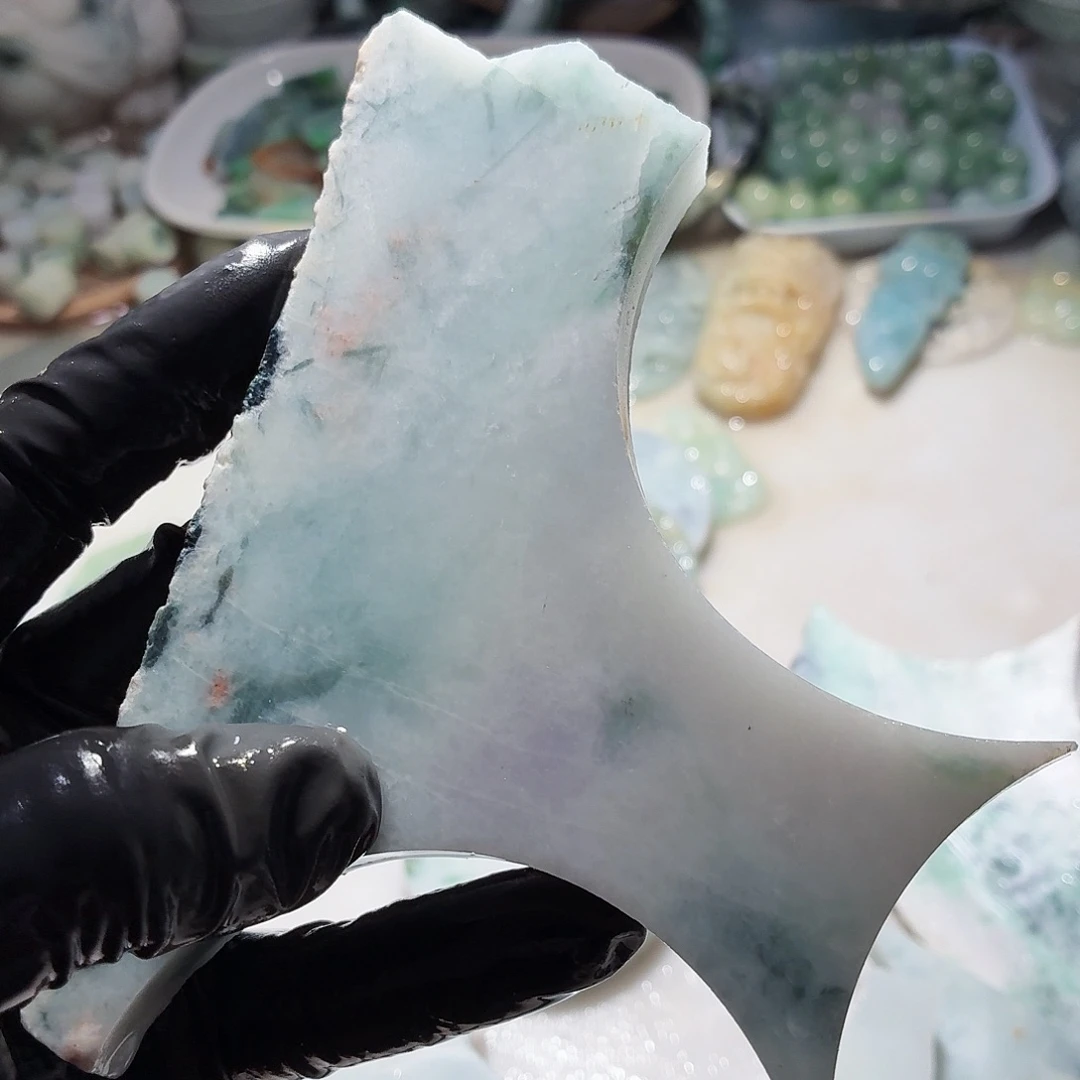 翡翠足铂镶嵌颈饰边角料