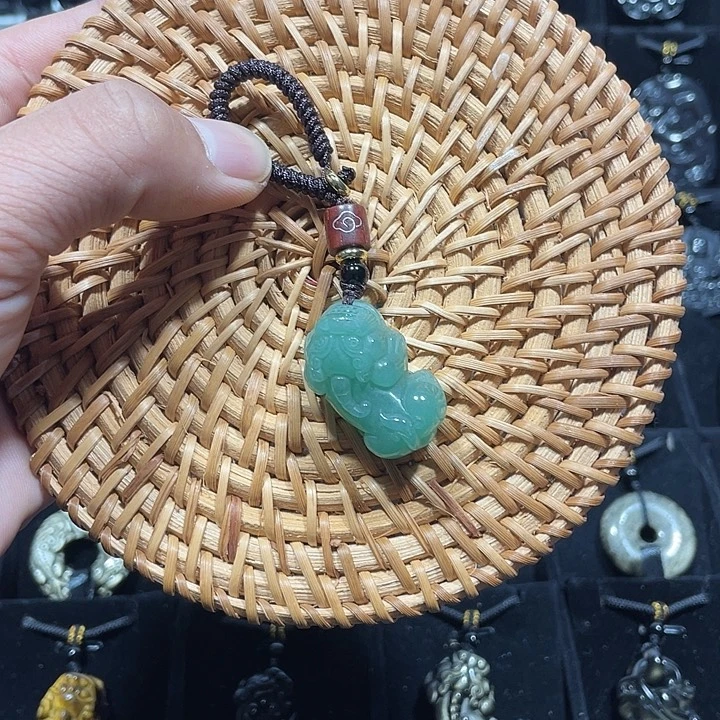 抖***者黑曜岩合金颈饰东陵玉