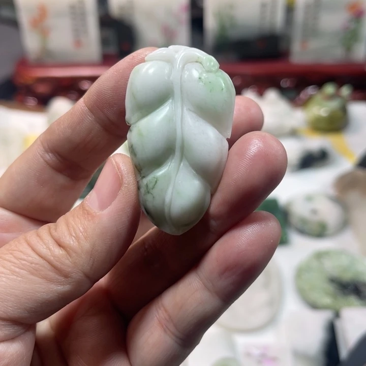 独山玉未镶嵌颈饰