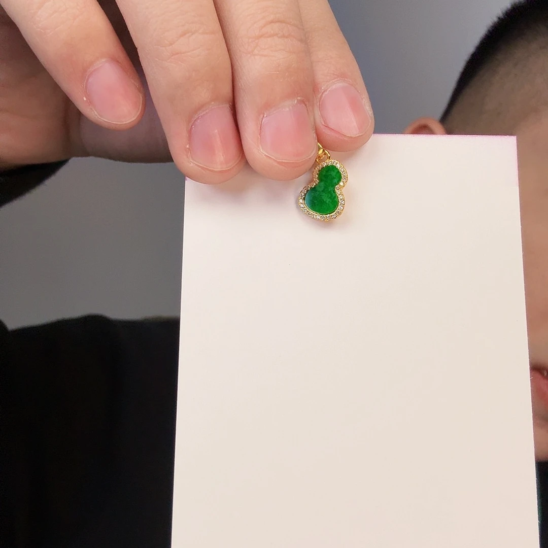 翡翠颈饰未镶嵌一件