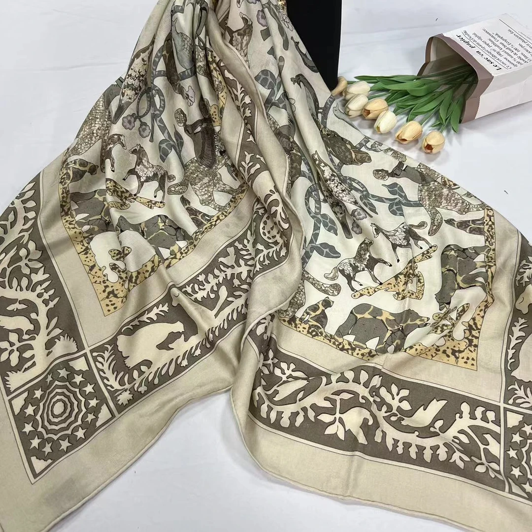 140丝绒方巾-兰因璧月