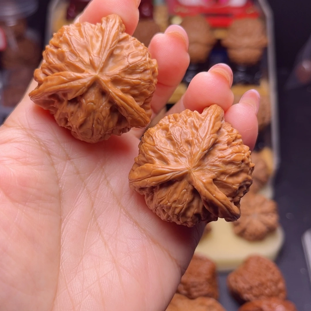 文玩核桃吊坠宫灯拼接三棱