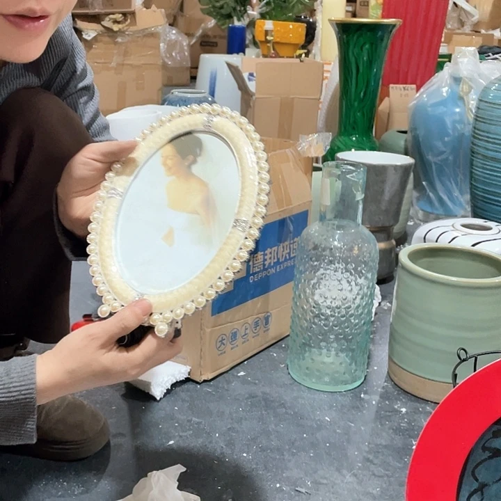 陶瓷花瓶，仿真绿植。