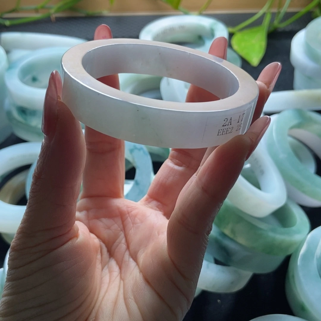 未镶嵌手镯定制翡翠无***猪