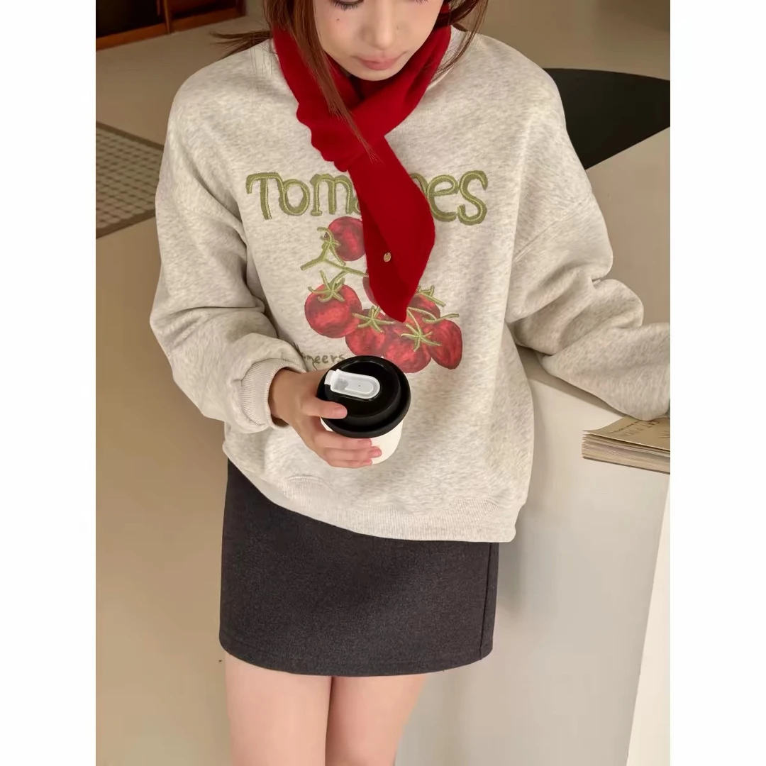 韩国小众设计感蕃茄刺绣加绒加厚圆领卫衣女2025冬宽松百搭上衣