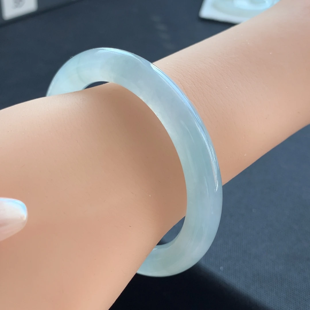 翡翠未镶嵌手镯58圆条