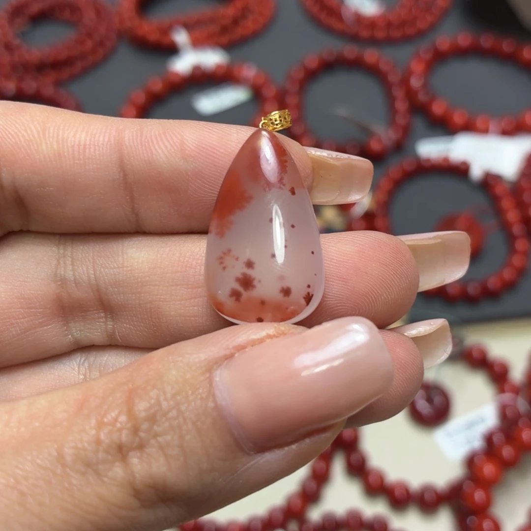 南红玛瑙18K金镶嵌高冰冰飘满天星水滴+18k金扣头14.6