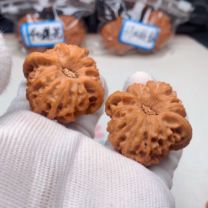 文玩核桃吊坠40尺龙门涧