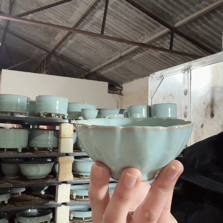 微瑕汝窑天青釉花口杯