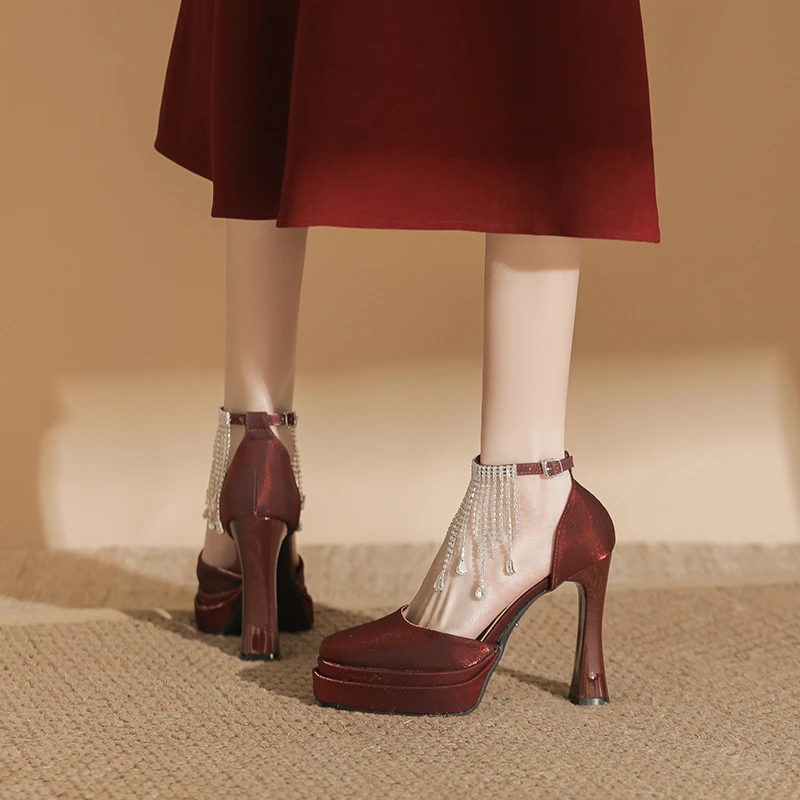 防水台酒红色玛丽珍婚鞋新娘鞋水晶流苏不累脚中空高跟鞋粗跟11cm