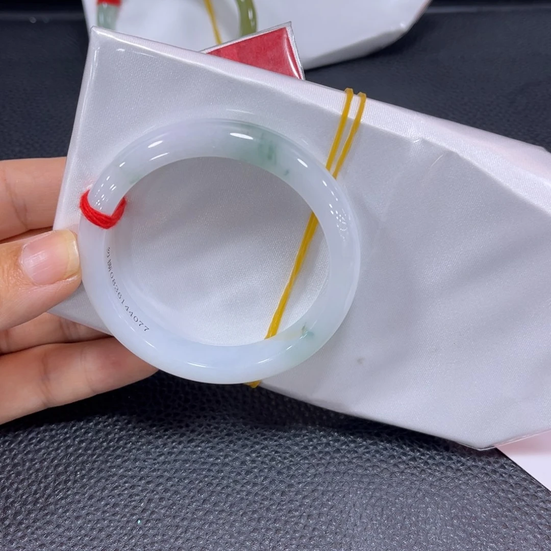 翡翠未镶嵌手镯手镯
