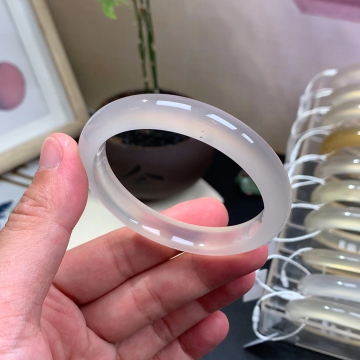 手镯玛瑙/玉髓未镶嵌