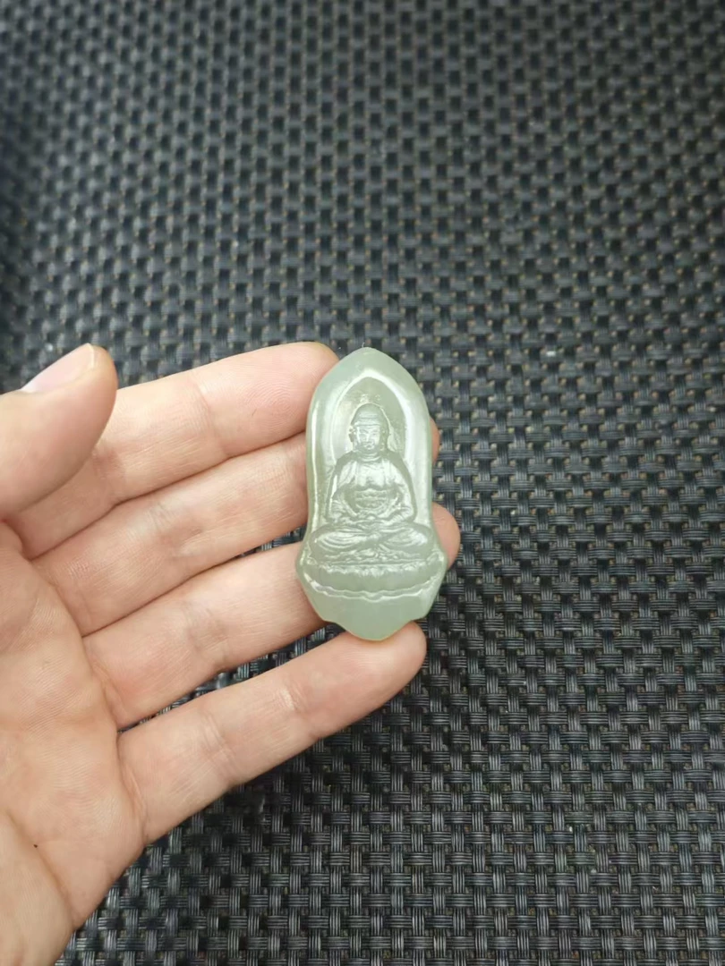 天然和田玉老料精雕大日如来吊坠油润细糯1.22清货2