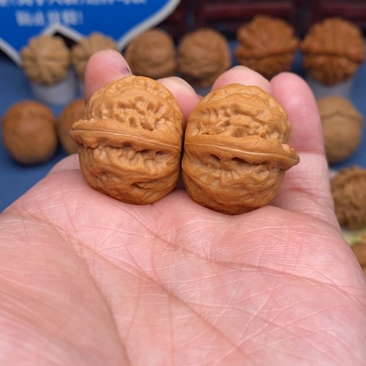 文玩核桃把件玉石方尊