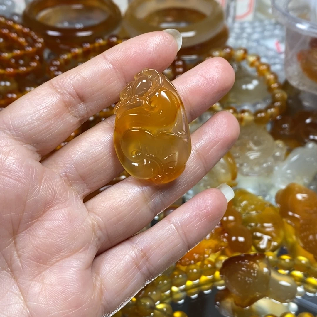 玛瑙/玉髓未镶嵌玛瑙吊坠