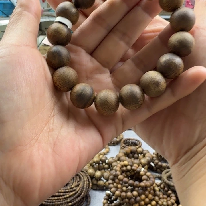 白***水沉香手串1.4单圈手串14克