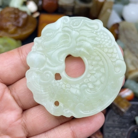 蛇纹石玉未镶嵌颈饰84