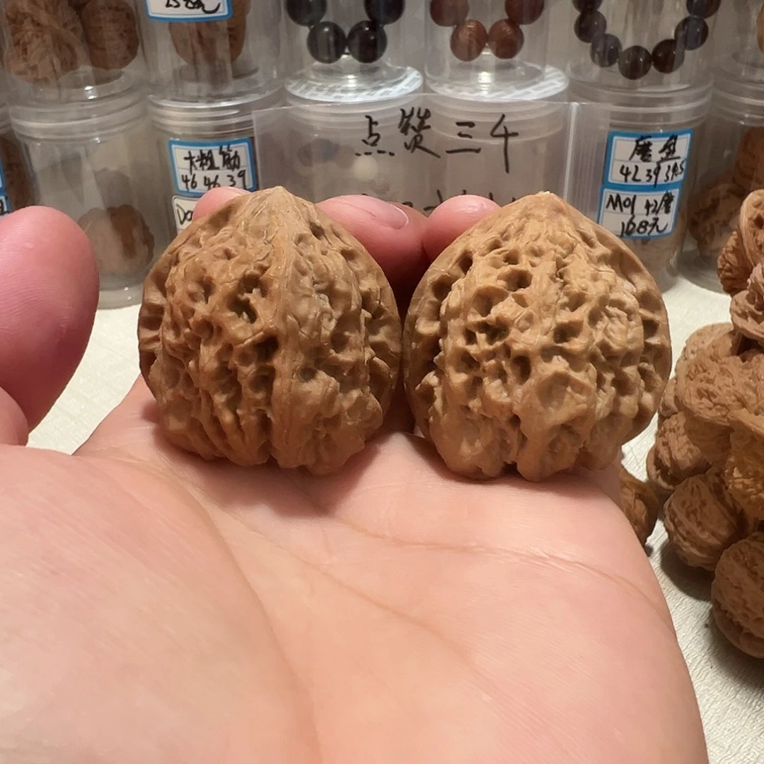 7号文玩核桃38尺野牛有磕