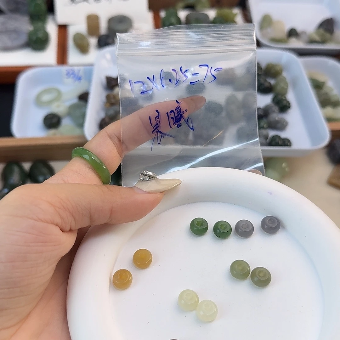 晨***曦颈饰未镶嵌和田玉