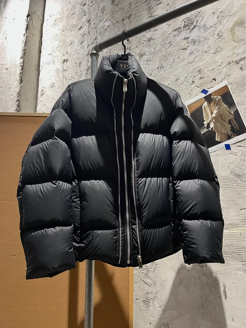VIP studio【25冬/高克重羽绒】极简调节拉链立领面包羽绒外套