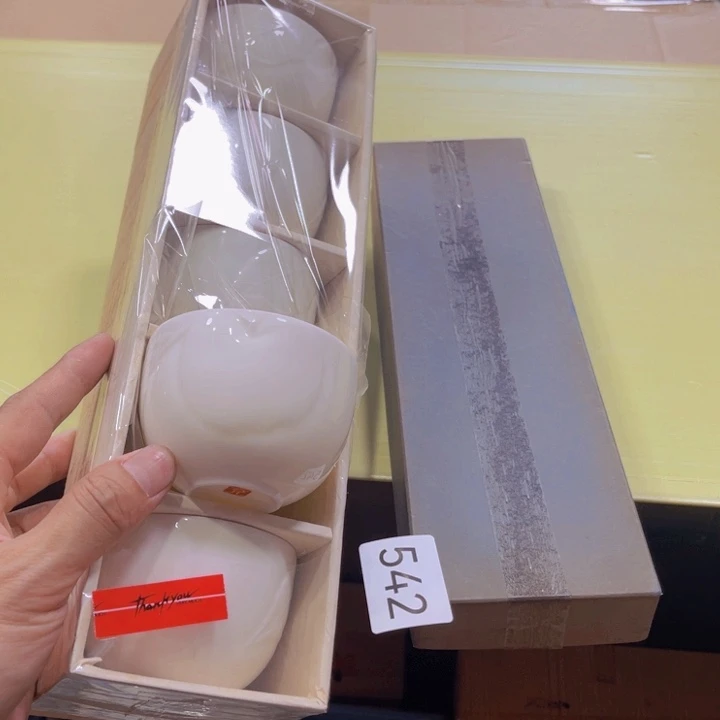 茶盏我们都在努力着改变自己