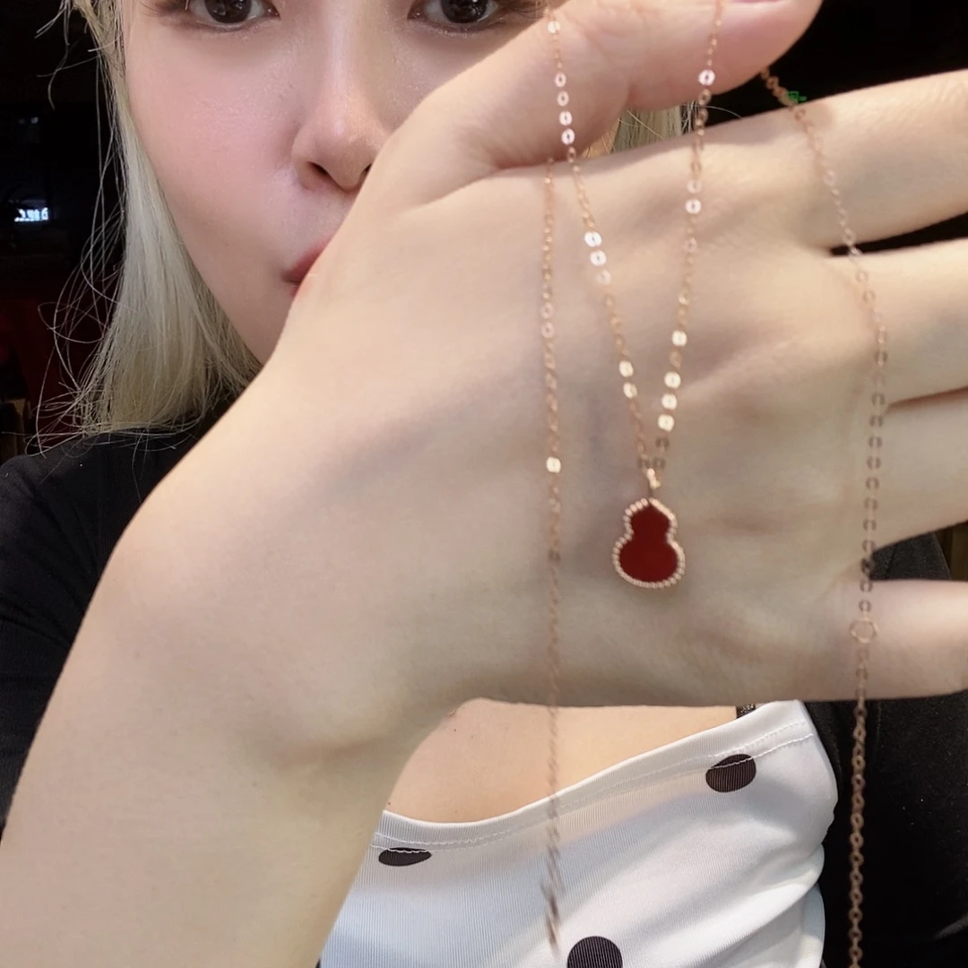 玛瑙/玉髓18K金镶嵌项链葫芦k枚