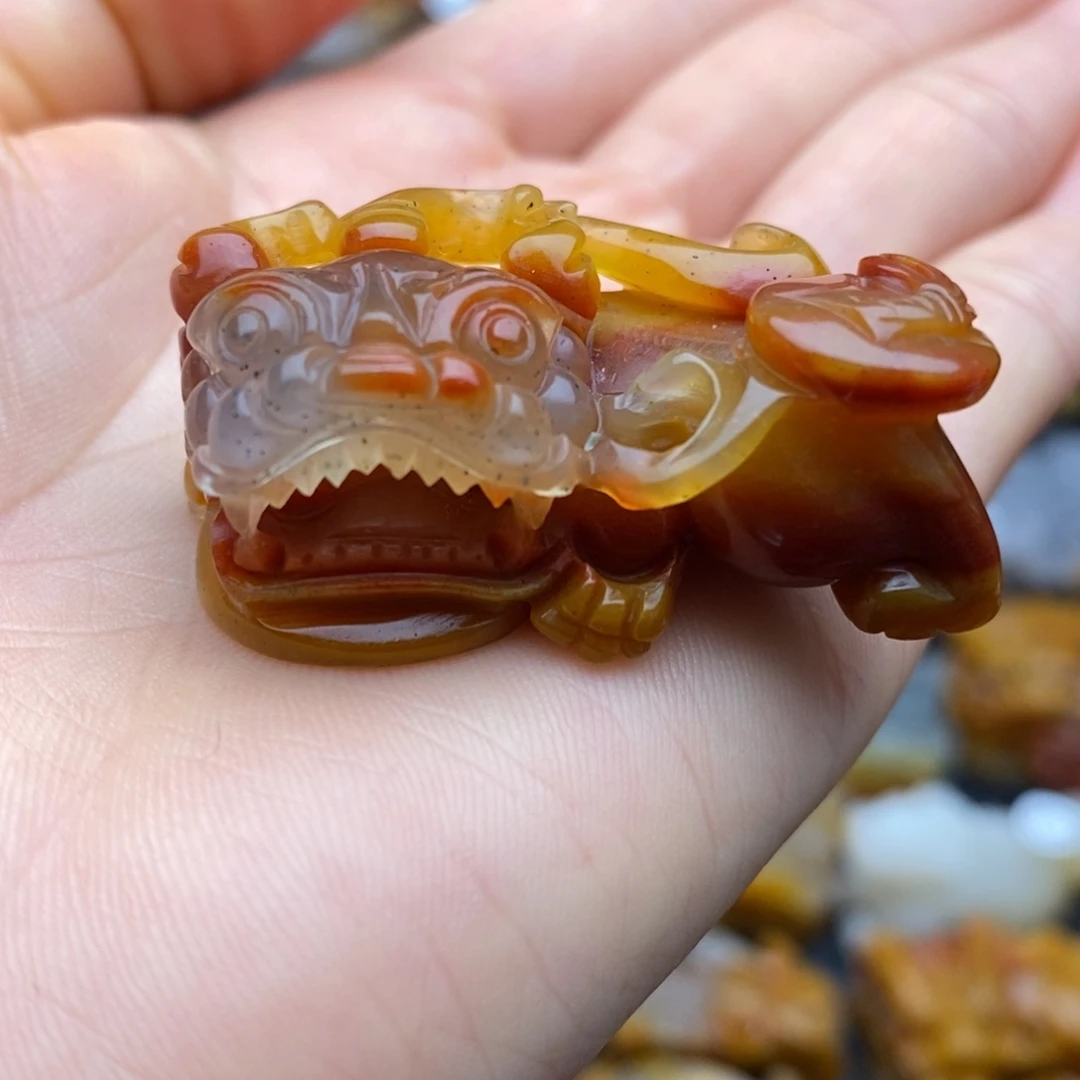 石英质玉（黄龙玉）未镶嵌颈饰