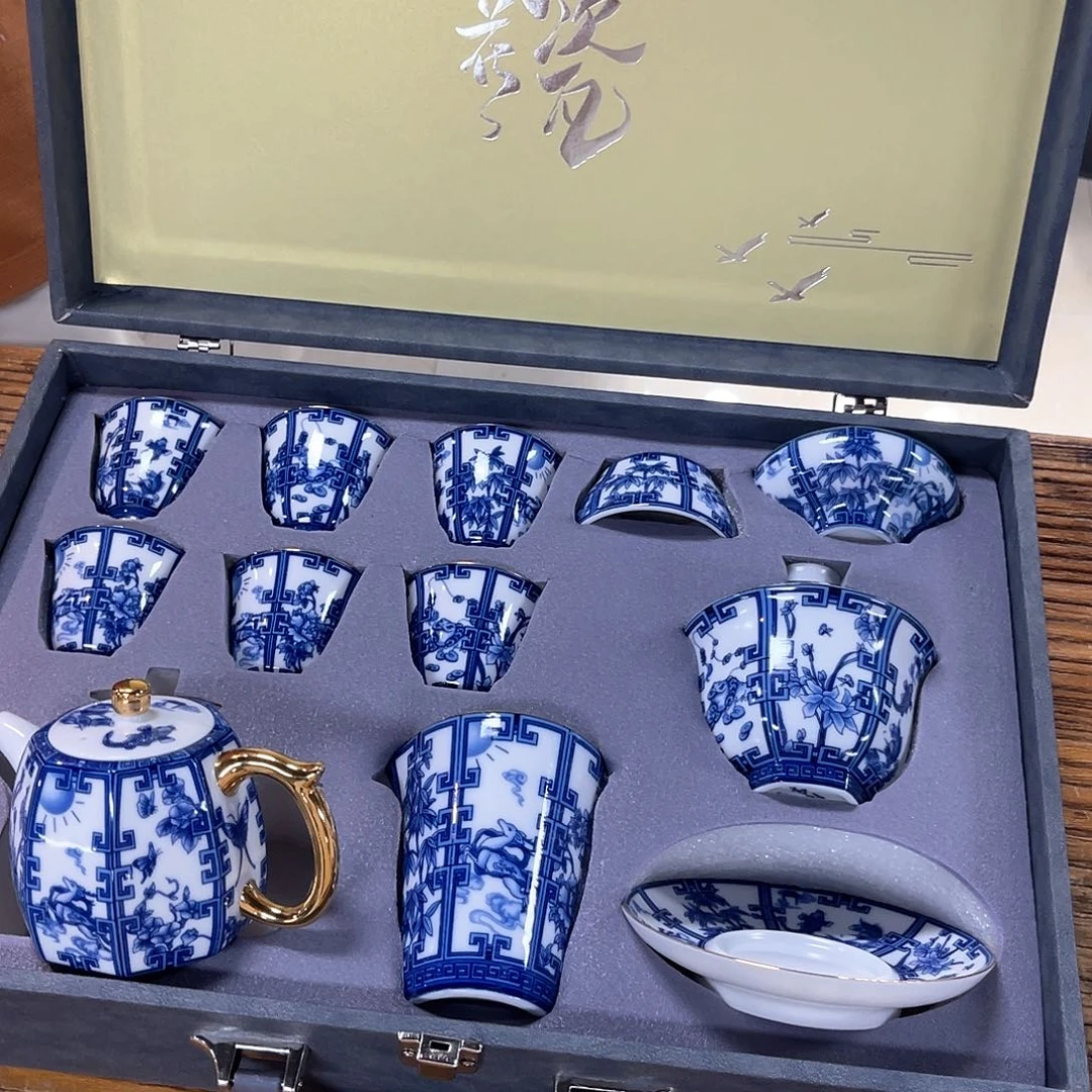 孤品茶具套装等。