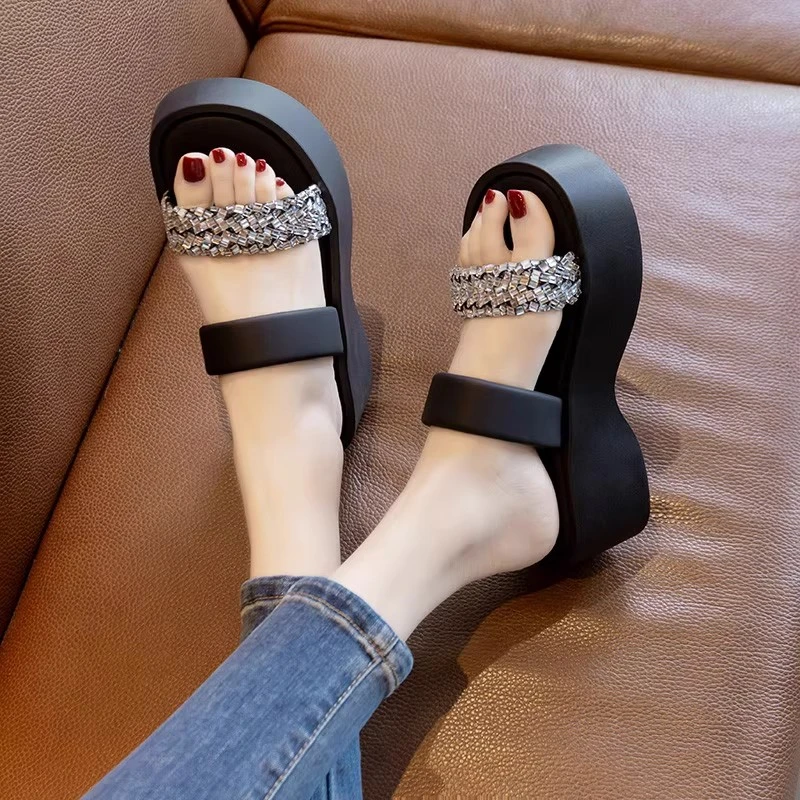 松糕厚底增高凉拖鞋女夏外穿2025新款时尚高跟休闲度假海边沙滩鞋