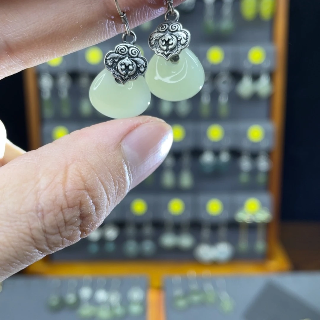 和田玉银S925镶嵌耳饰