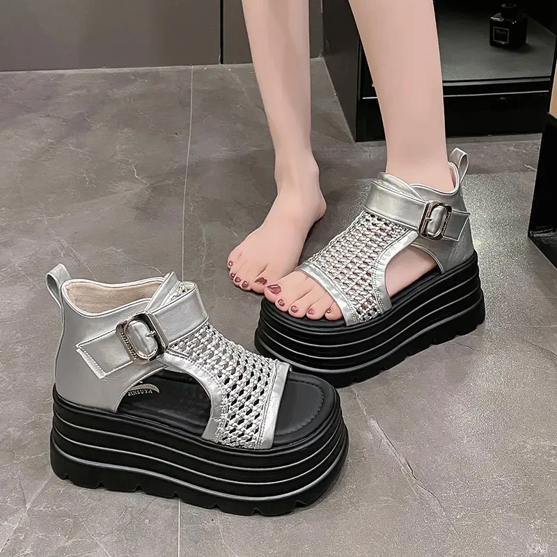 镂空马丁靴女2025春夏新款透气薄款短靴洞洞凉靴女鞋厚底增高