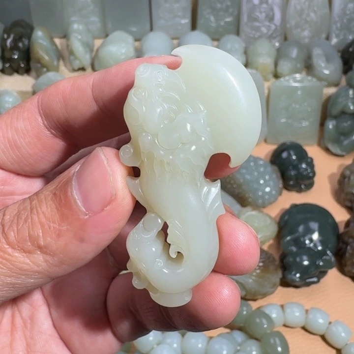 和田玉未镶嵌颈饰