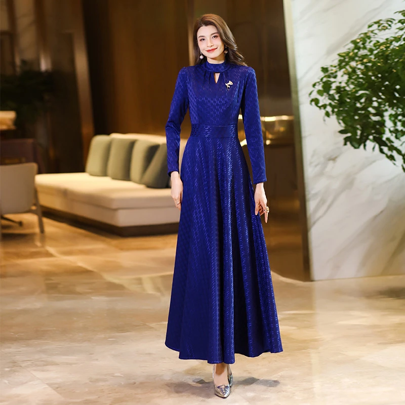 王小鸭连衣裙女2025秋季新款气质修身显瘦高级中年妈妈装优雅长裙