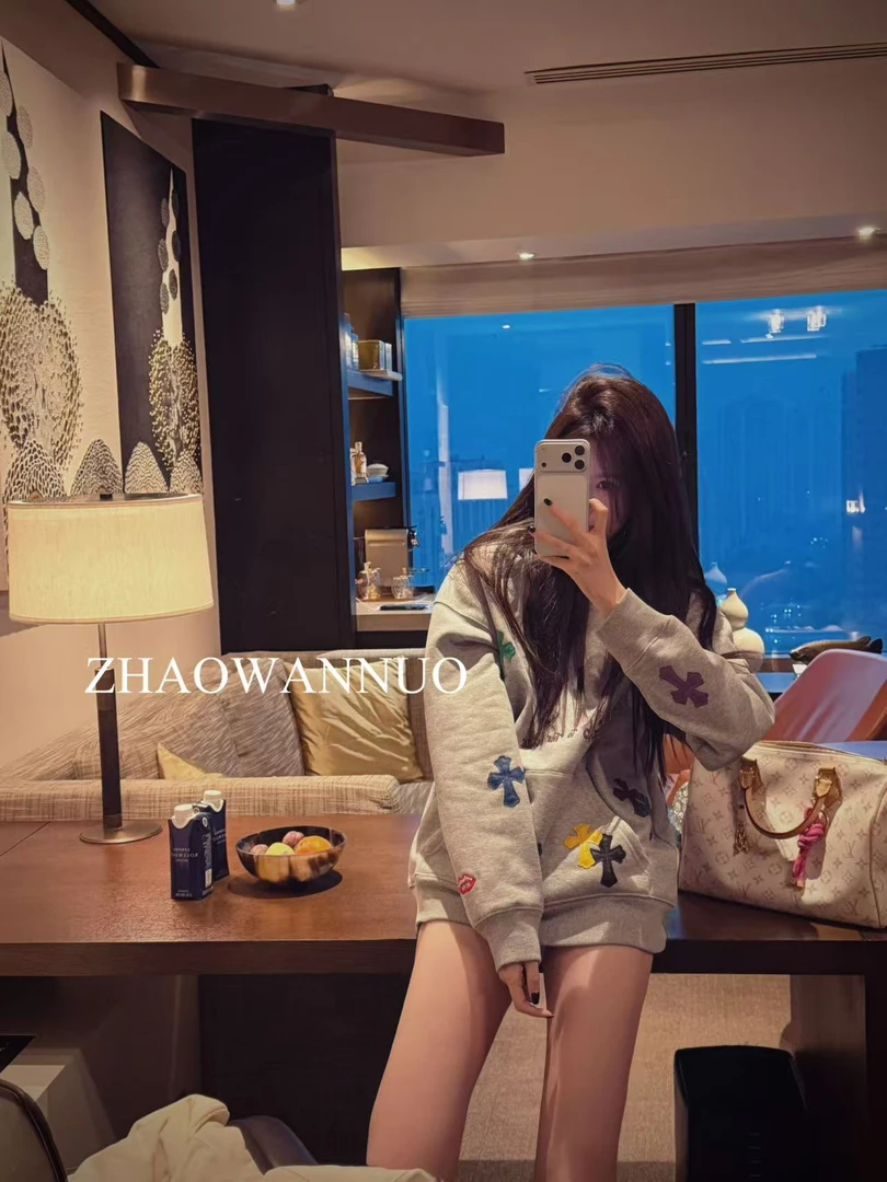 ZHAO WANNUO 丨克罗彩绘彩皮十字架加绒连帽卫衣NC0725