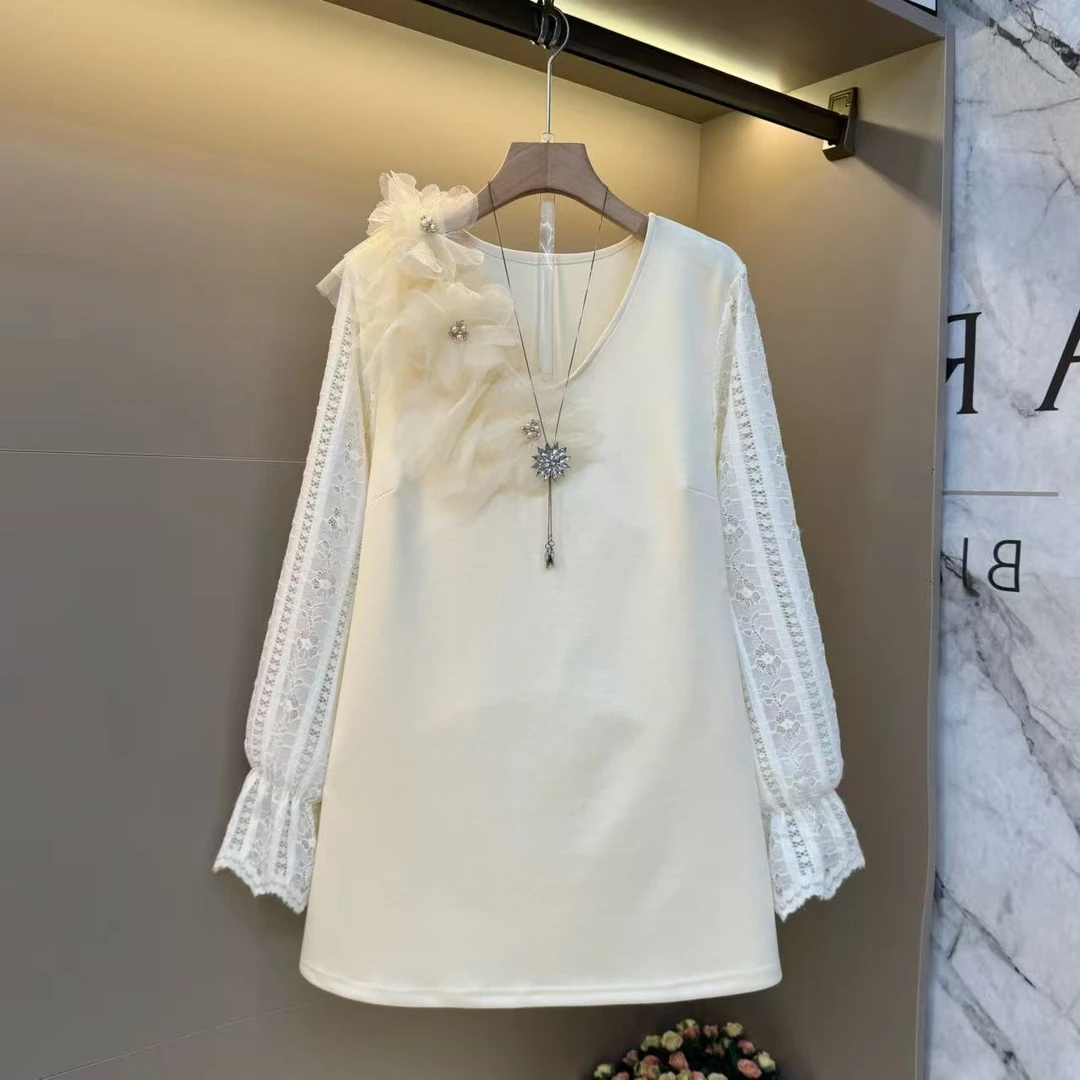 2025秋新款设计洋气蕾丝拼接镂空花朵甜美时尚气质显瘦上衣86018