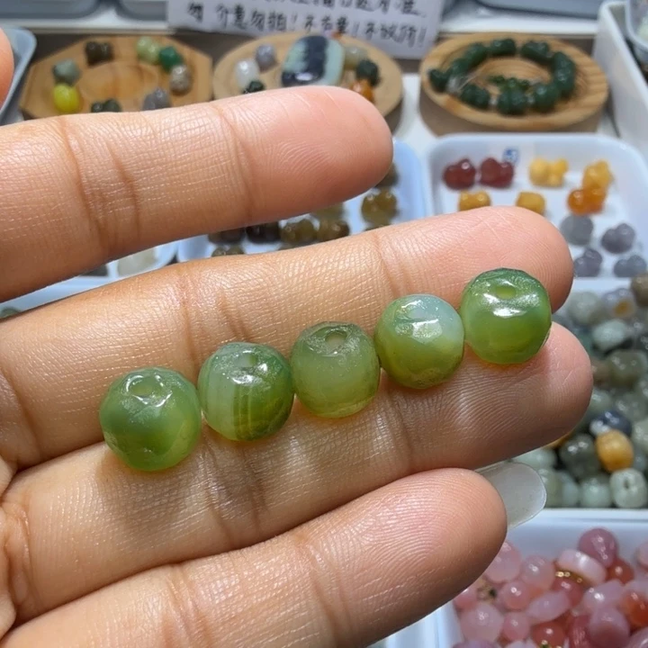 和田玉未镶嵌珠宝奇石