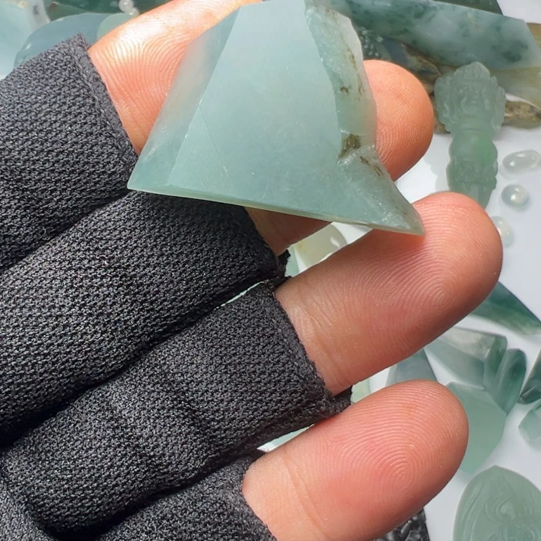 定制翡翠未镶嵌不包工