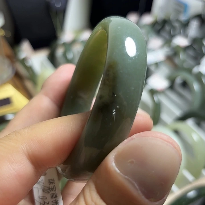和田玉（糖玉）手镯未镶嵌