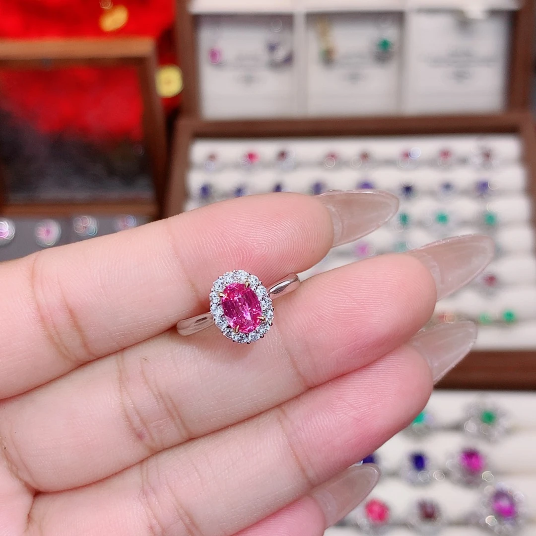 戒指18K金镶嵌尖晶石0.85ct/七天无理由